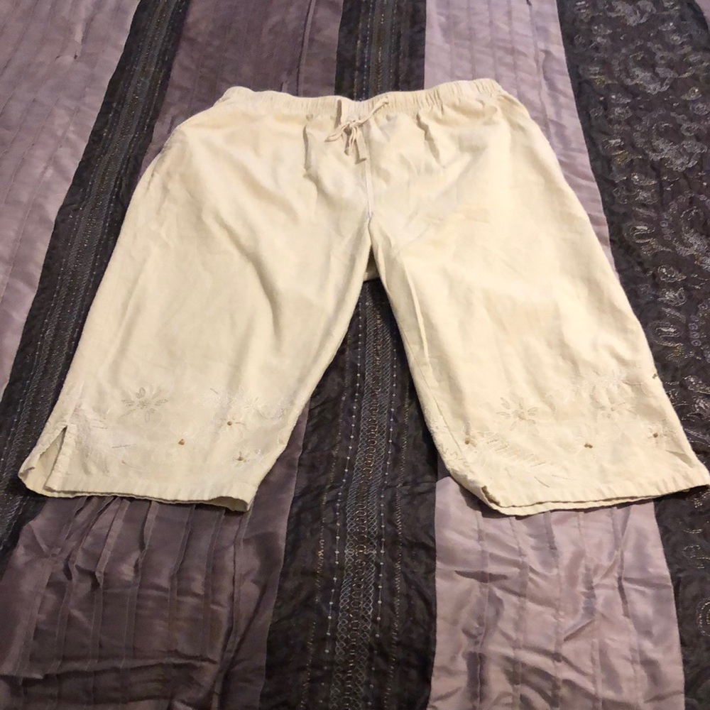 Embellished Women’s Capri Pants